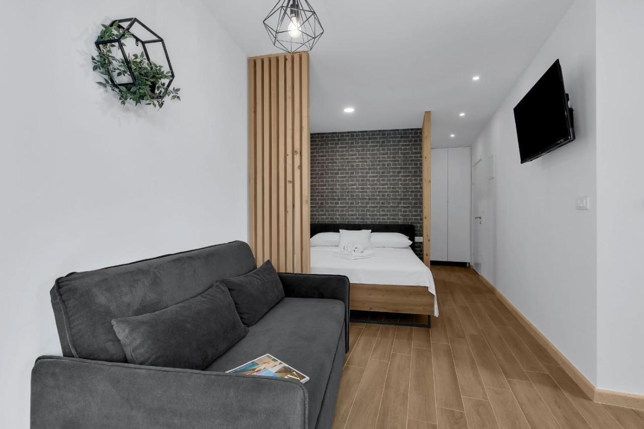Apartments Lucky Brela Exterior photo